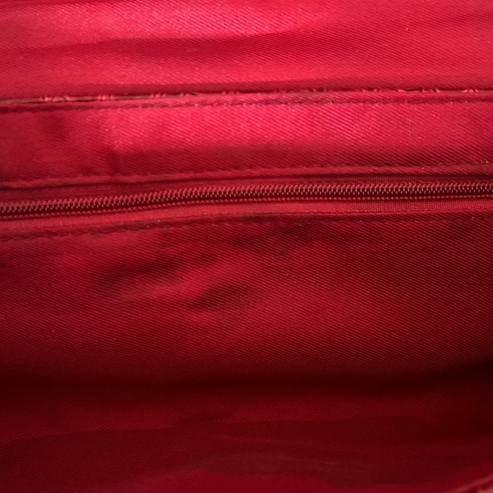 Red Faux Crocodile Embossed Patent Wristlet Clutch Evening Bag Magnetic Snap